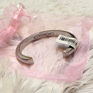 NEW Banana Republic XOXO Engraved Bracelet